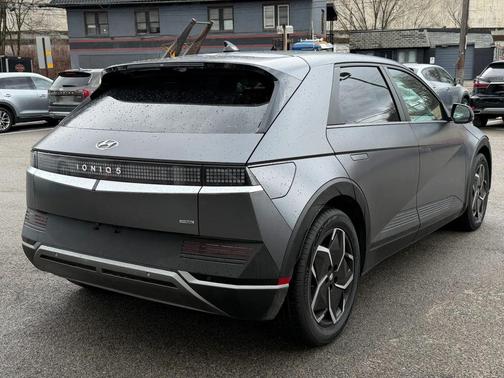 2022 Hyundai IONIQ 5 SEL