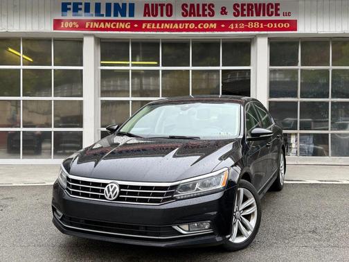 Deep Black Pearl 2017 Volkswagen Passat V6 SEL Premium