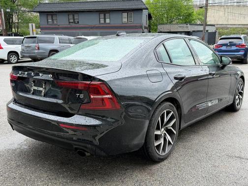 Black Stone 2020 Volvo S60 T5 Momentum