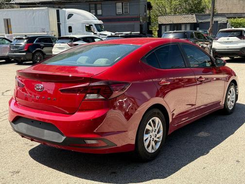 2020 Hyundai ELANTRA SE