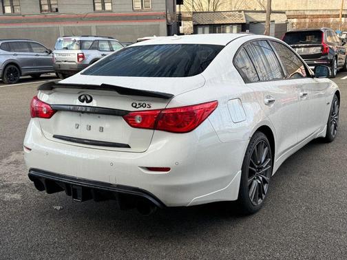 2016 INFINITI Q50 3.0t RED SPORT 400