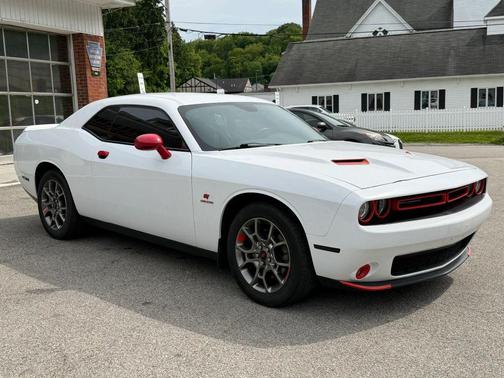 White Knuckle Clearcoat 2017 Dodge Challenger GT