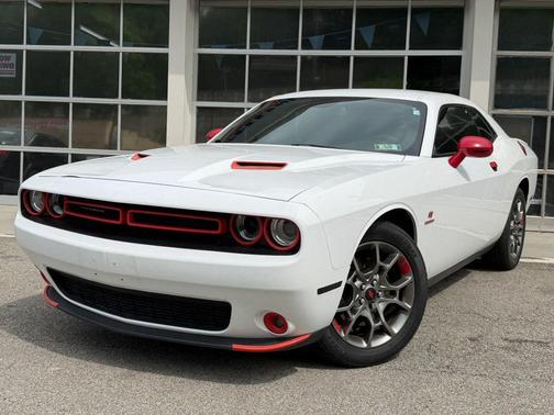 White Knuckle Clearcoat 2017 Dodge Challenger GT
