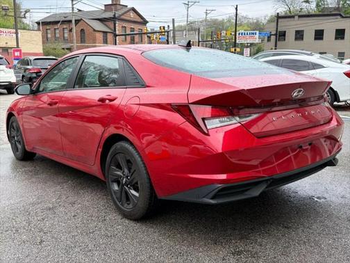 2021 Hyundai ELANTRA SEL