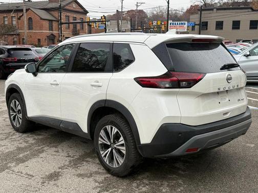 2022 Nissan Rogue SV