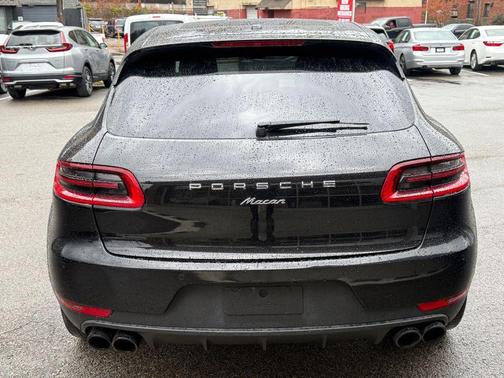 2018 Porsche Macan Sport Utility 4D