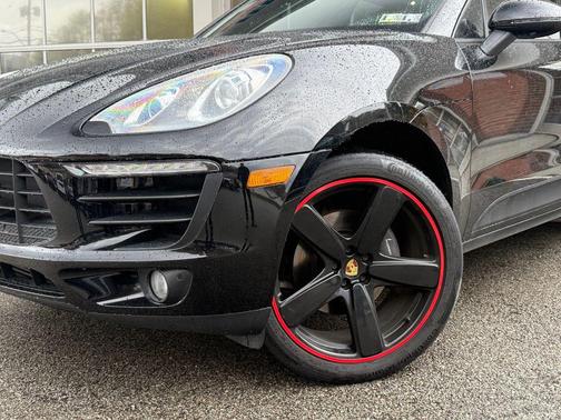 2018 Porsche Macan Sport Utility 4D