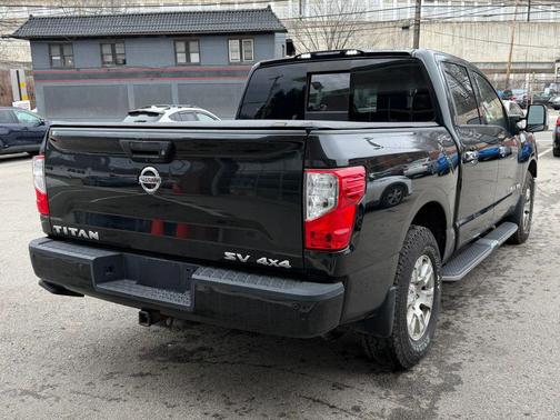 2018 Nissan Titan SV