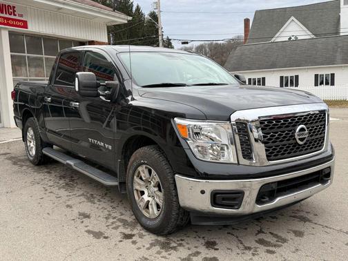 2018 Nissan Titan SV