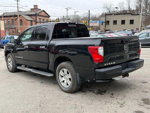 2018 Nissan Titan SV