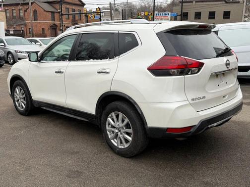 2018 Nissan Rogue SV