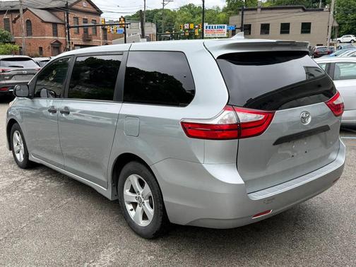 Silver 2019 Toyota Sienna L Minivan 4D