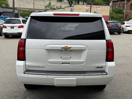 White 2017 Chevrolet Suburban Premier