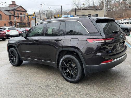 2022 Jeep Grand Cherokee 4xe Base