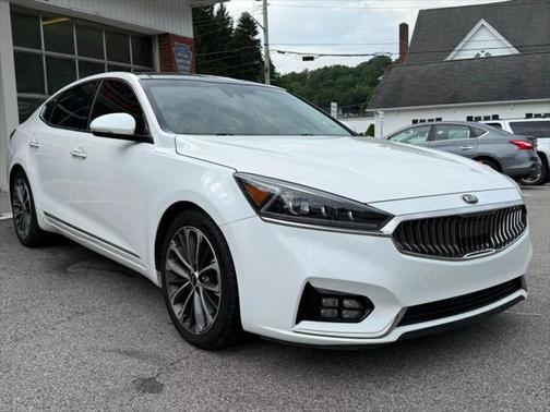 2017 Kia Cadenza Technology