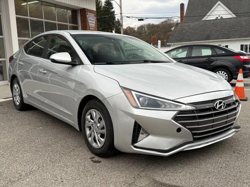 2020 Hyundai ELANTRA SE