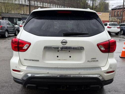 2017 Nissan Pathfinder Platinum