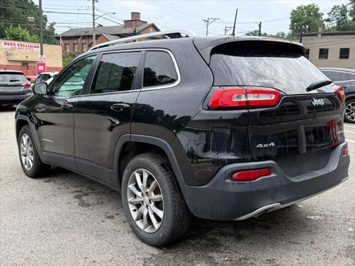 2017 Jeep Cherokee Sport