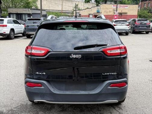 2017 Jeep Cherokee Sport