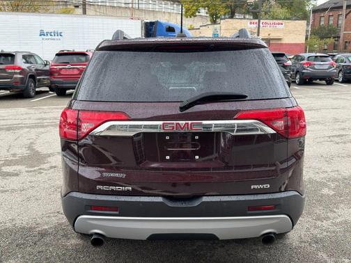 2017 GMC Acadia SLE-2