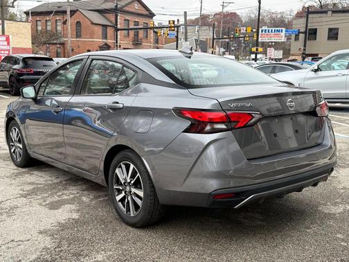 2021 Nissan Versa 1.6 SV
