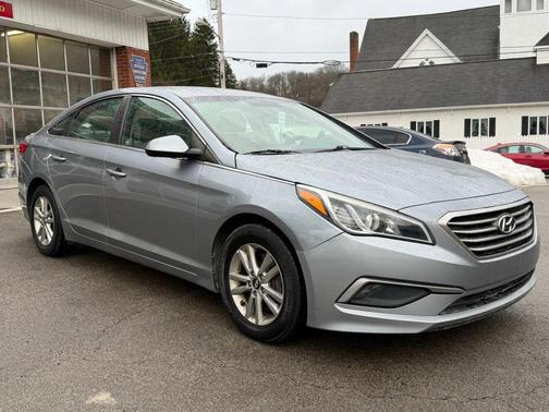 2016 Hyundai SONATA SE