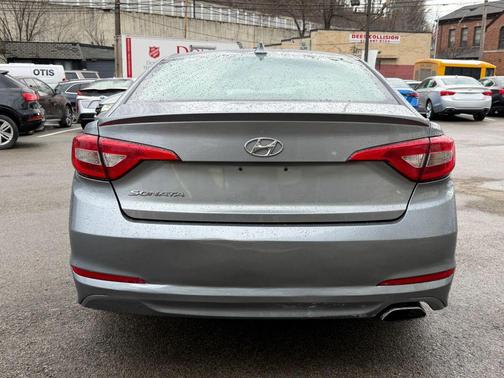 2016 Hyundai SONATA SE