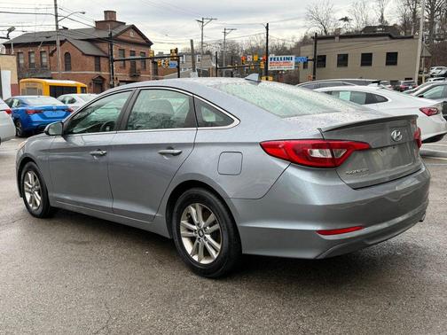 2016 Hyundai SONATA SE