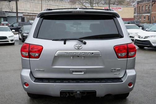 2010 Toyota Sequoia Platinum