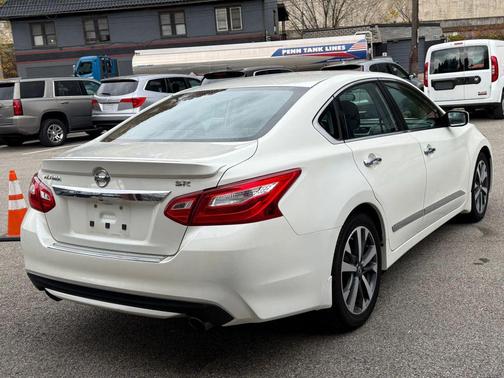 2016 Nissan Altima 2.5 SR