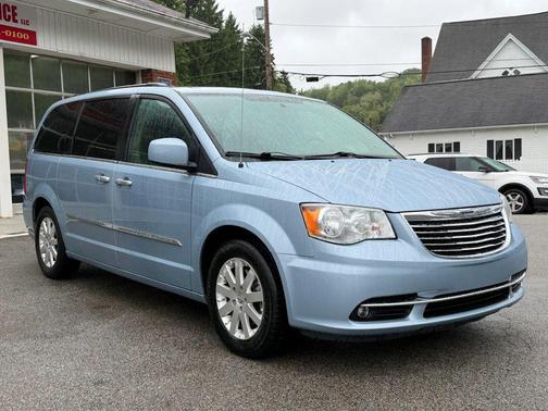 Crystal Blue Pearlcoat 2016 Chrysler Town & Country Touring