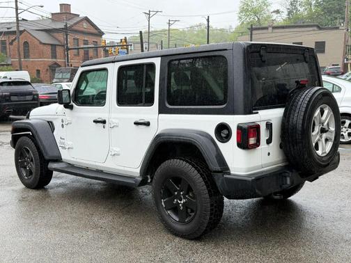 Bright White Clearcoat 2018 Jeep Wrangler Unlimited Sport