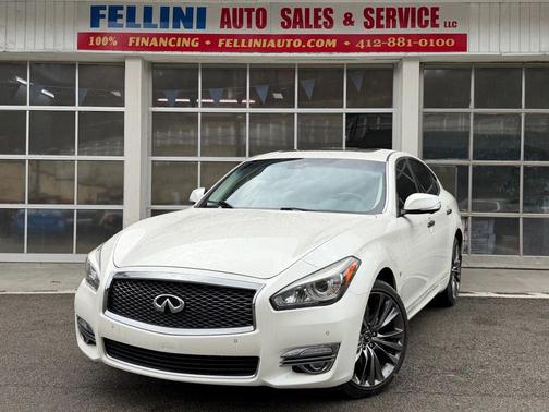 2017 INFINITI Q70 3.7X
