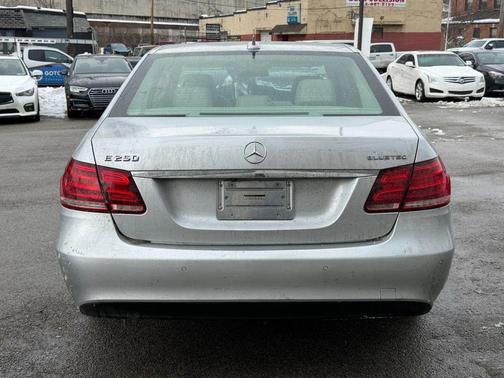 2015 Mercedes-Benz E-Class E 250 BlueTEC 4MATIC Sedan 4D