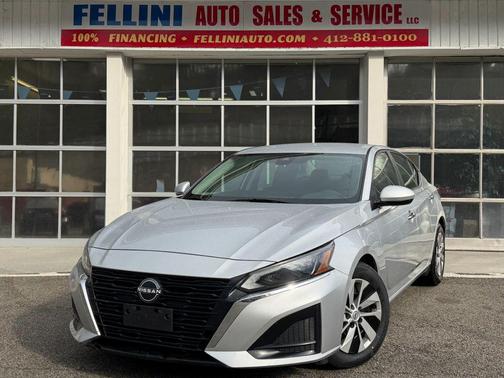 Brilliant Silver Metallic 2023 Nissan Altima S FWD