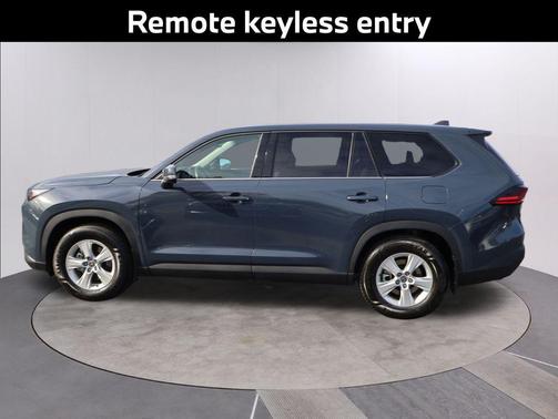 2025 Toyota Highlander Hybrid LE