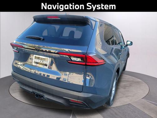 2025 Toyota Highlander Hybrid LE