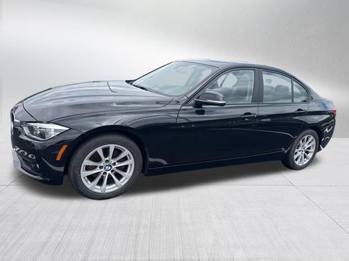 Black Sapphire Metallic 2018 BMW 320 i