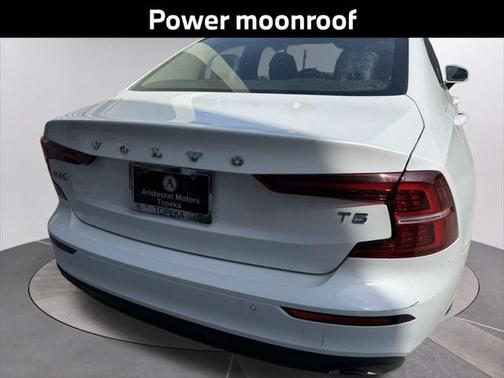 2021 Volvo S60 T5 Momentum