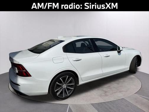 2021 Volvo S60 T5 Momentum