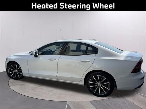 2021 Volvo S60 T5 Momentum