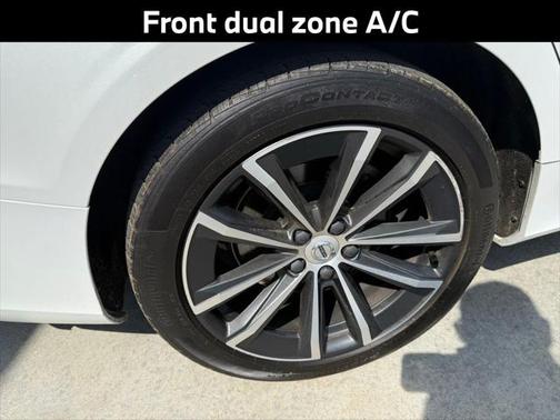 2021 Volvo S60 T5 Momentum