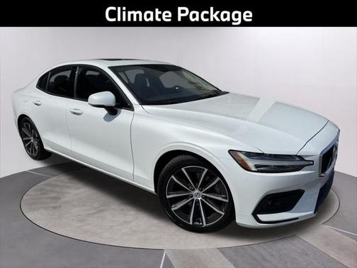 2021 Volvo S60 T5 Momentum