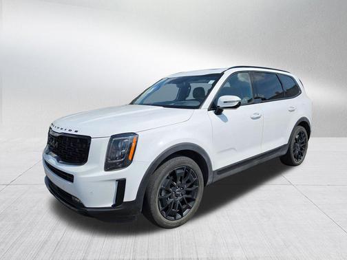 Glacial White Pearl 2022 Kia Telluride SX