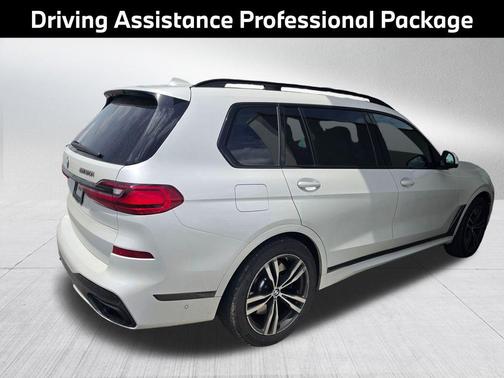 Mineral White Metallic 2021 BMW X7 M50i