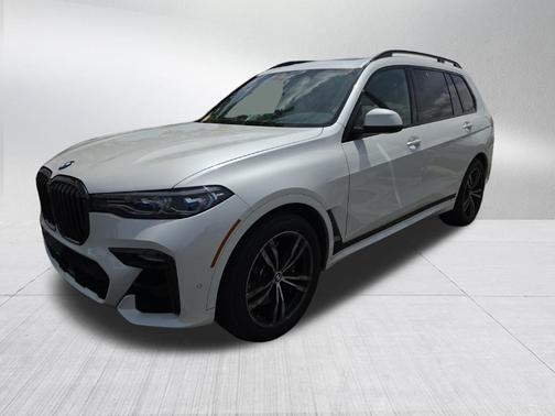 Mineral White Metallic 2021 BMW X7 M50i