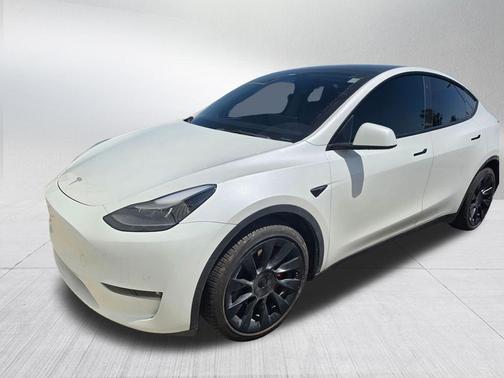 Pearl White Multi-Coat 2023 Tesla Model Y Long Range Dual Motor All-Wheel Drive