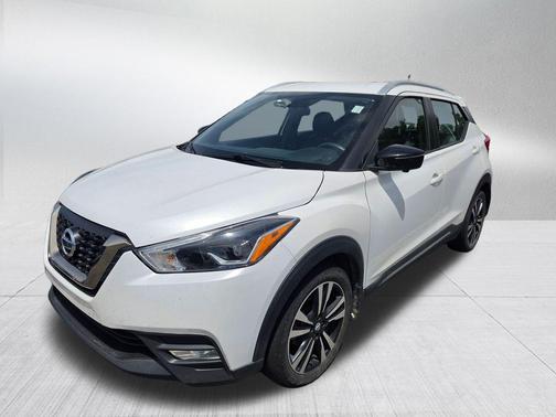 Aspen White Tricoat 2019 Nissan Kicks SR