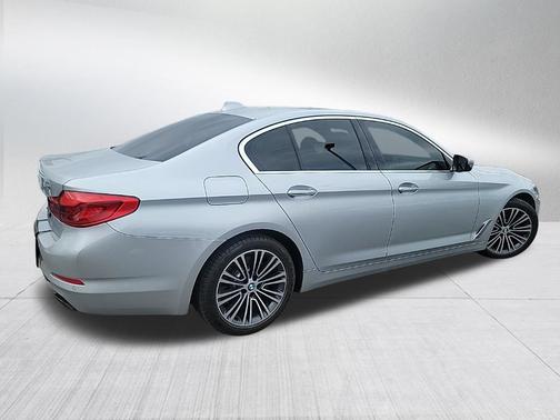 Glacier Silver Metallic 2018 BMW 540 xDrive