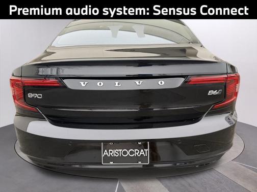 2022 Volvo S90 B6 Momentum